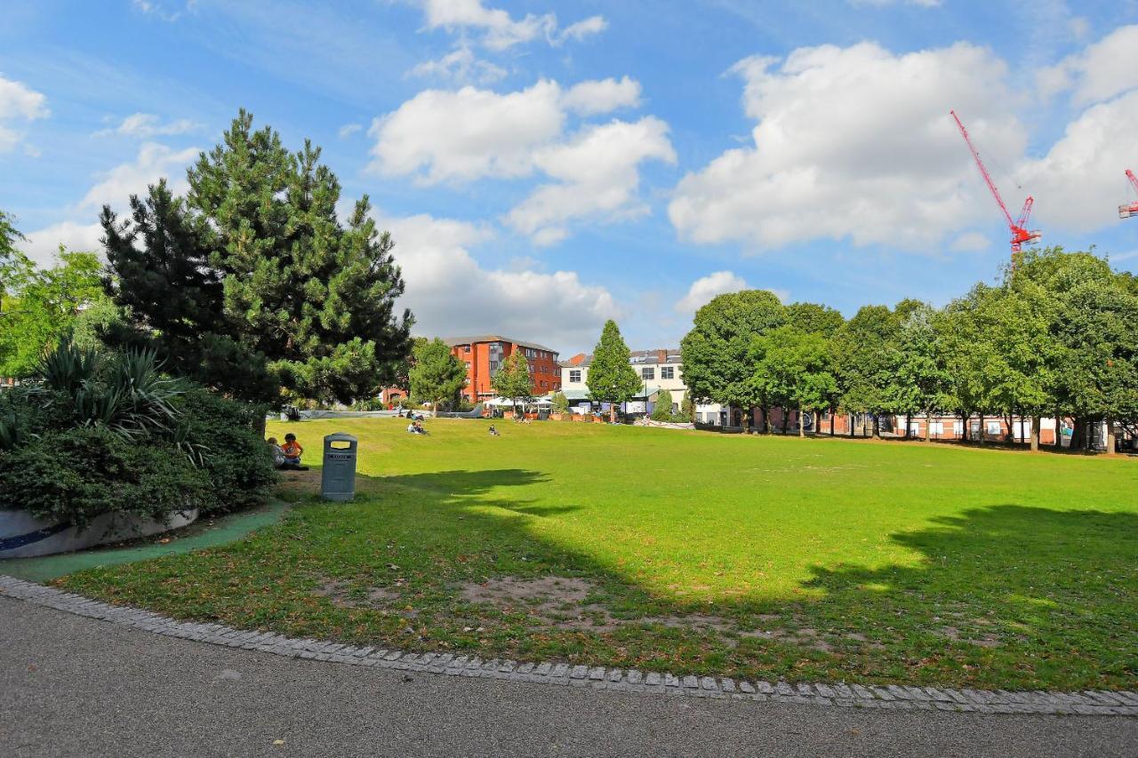 City Centre Modern Studio Apartment - Westone Free Wifi, Gym Access, Netflix Sheffield Kültér fotó